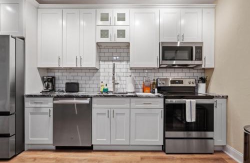 East Liberty Apartment | Upscale King Bed Suite ADA with Free Parking