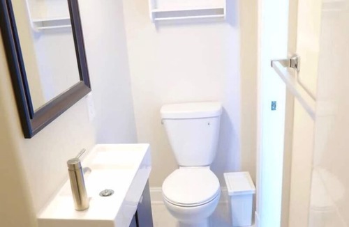Stanton Park Apartment | Upscale & Spacious in Capitol Hill!