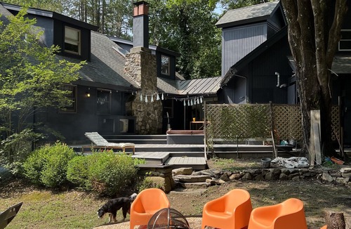 Putnam Valley House | Upstate group-sized home in Putnam Valley, 15 minutes from Cold Spring, NY