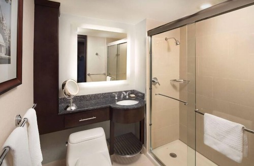 Dupont Circle Hotel | Uptown Elegance! Pets Allowed, Outdoor Pool!