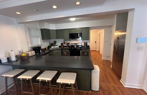 Kingston House | Uptown Getaway, walkable to amenities, restaurants, bars, & farmers market