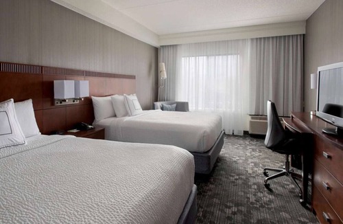 Milford Hotel | Vacation Day Is Always A Great Idea! w/Indoor Pool, Pets are Allowed Here