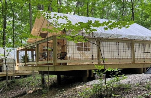 Cuyahoga Falls RV Rental | Valley Overlook, Peninsula, Ohio - Glamping Tent P10