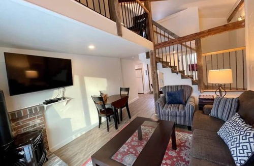 Intervale Apartment | Valley Vista - Views~Hiking~Wine