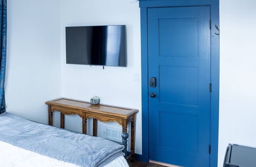 Palmer Hotel | Van Wormer Room 201, Hyland Hotel