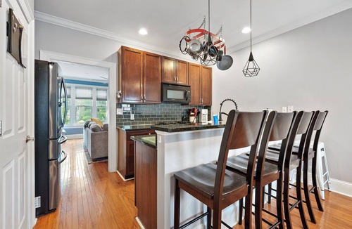 Victorian Village House | Very Spacious 14 Bed/3.5Bath home-Perfect location