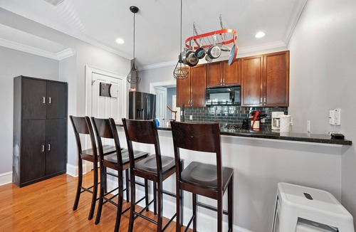 Victorian Village House | Very Spacious 14 Bed/3.5Bath home-Perfect location