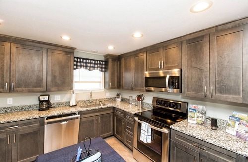 Orono House | Very Spacious 5-bedroom, 3 bath house... Walk onto UMaine campus
