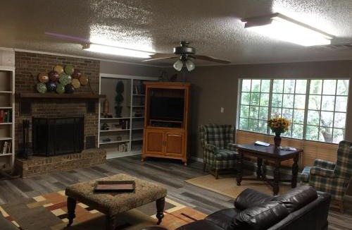 Mount Ida House | VGL - Mountain Harbor's four bedroom house