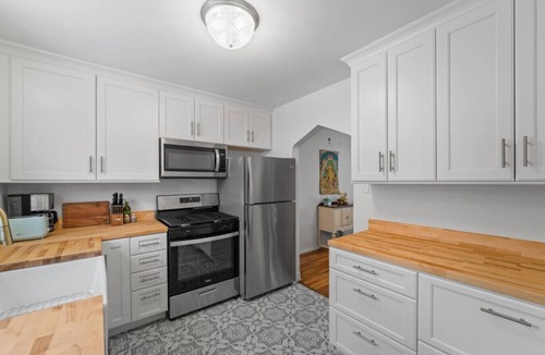 Pittsburgh House | Vibrant Walkable Aspinwall Home
