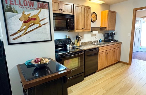 Snowshoe House | Villa @ Snowshoe King,Hot Tub,Fireplace!