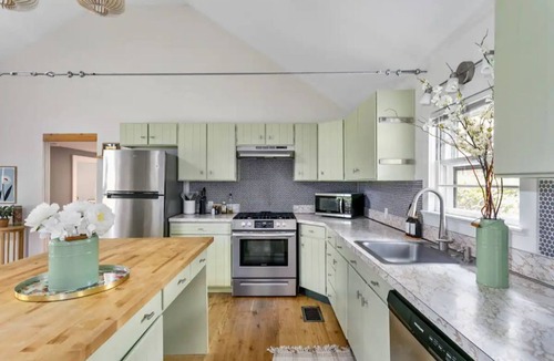 Hollowville Cottage | Vintage Country Home with Games, Fireplace & 20 Min to Hudson