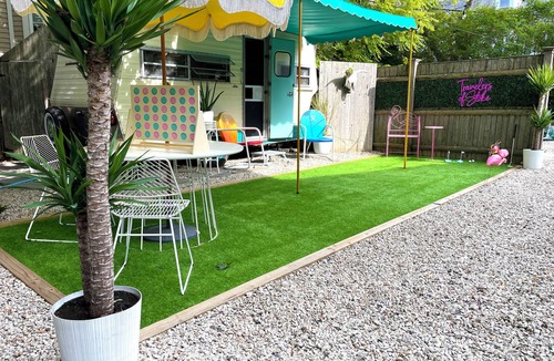 Dover House | Vintage Glamper Oasis in Downtown Dover, walk to downtown and Henry Law Park
