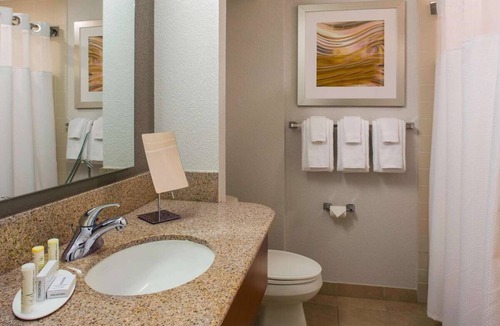 South Lowell Hotel | Visit Lowell Memorial Auditorium! Pet-friendly Property, Onsite Parking!