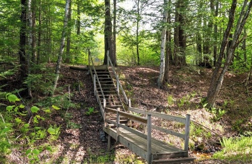 North Conway House | Wake up on the Saco River 2-Bedroom house private Saco access