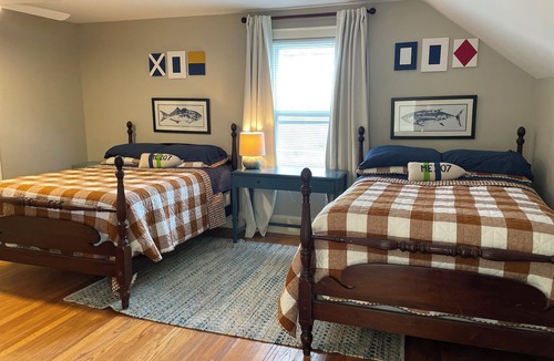 Cape Elizabeth House | Walk the beach or watch the tides from "Boatyard". 6 bedrooms, AC, waterfront!