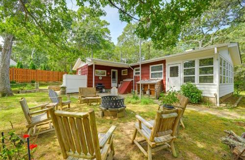 Cutchogue House | Walk to Beach: Long Island Wine Country Home!