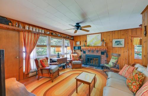Cutchogue House | Walk to Beach: Long Island Wine Country Home!
