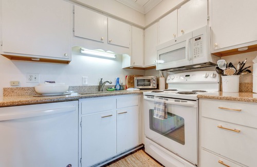 Gulf Stream Estates Condo | Walk to Beach & Marsh: Condo in Murrells Inlet