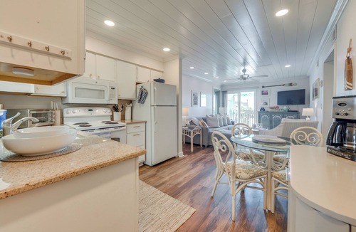 Gulf Stream Estates Condo | Walk to Beach & Marsh: Condo in Murrells Inlet
