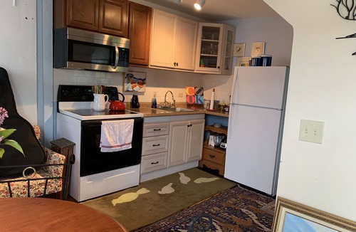 Damariscotta Apartment | Walk to coffee shops/restaurants and much more!