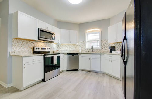 Warrensburg House | Walk to Dtwn Warrensburg: Cozy Family Home!