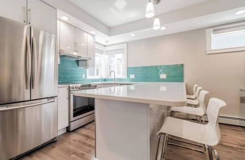 East End Condo | Walk to East End Beach/2BR King Beds/Pet Friendly