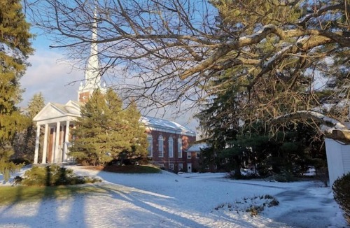 Framingham Apartment | Walk to FSU, shopping center, separate entrance