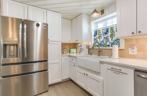 Kingston House | Walk to Lake Texoma: Kingston Retreat w/Deck!