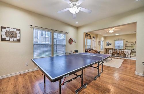 Afton House | Walk to Lake: Townhome w/Hot Tub in Afton!
