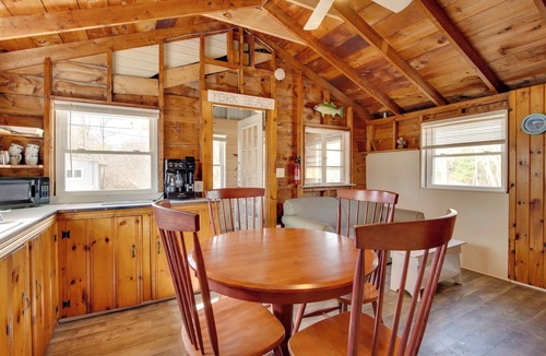 York Beach Cottage | Walk to Long Sands Beach: Cottage w/Fire Pits!