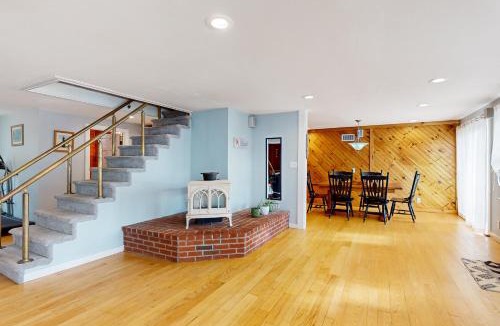 Scituate House | Walk to Sandhills Beach! Sunny Group Getaway