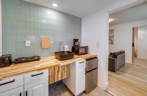 Bellepoint Apartment | Walkable Hinton Getaway: Raft New River Gorge!
