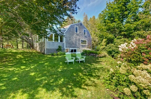 Bernard House | Walking distance to Back Beach, comfortable, well-stocked w/fire-pit and grill!