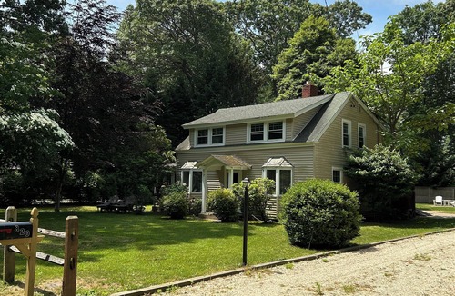 Peconic House | Warm Peconic home…short walk to a private beach.