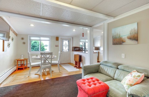 Warwick Apartment | Warwick Apt w/Waterfront View, Walk to Marina!