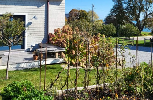 Tenants Harbor Cottage | Water street Cottage - Over looking the Harbor