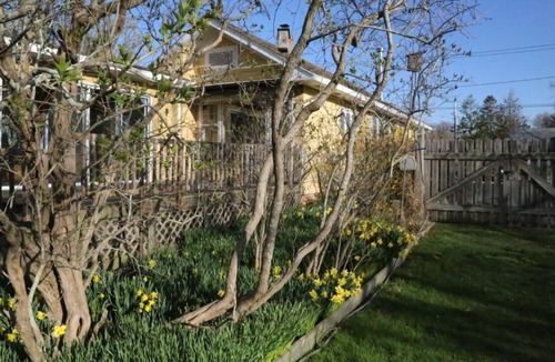 East Moriches House | Water View Bungalow Minutes to the Hampton Beaches