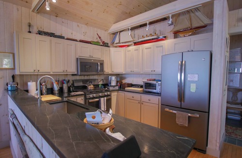 Southport House | Waterfont Southport, Maine Cottage - Beautifully appointed 3-bedroom getaway