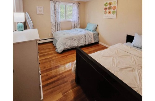 Salem House | Waterfront 2 Bedroom on private cove in Salem NH.