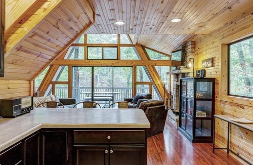 Wright City House | Waterfront A-Frame with Hot Tub