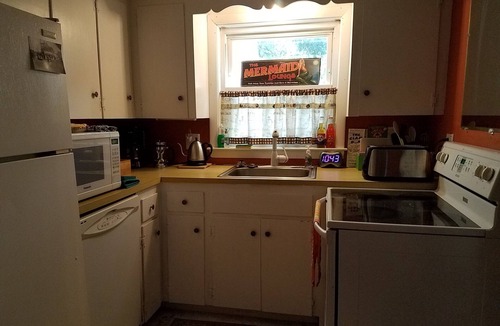 Quincy Apartment | Waterfront Boston/Island views. Kayaks. July through Fall dates available