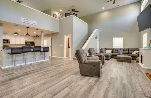 Nashport House | Waterfront Buckeye Lake Vacation Rental w/Hot Tub