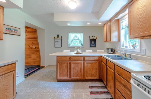 Old Fields House | Waterfront Cabin - Family and Dog Friendly