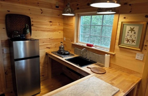 Brooksville Cottage | Waterfront Cottage on Beautiful Horseshoe Cove, Cape Rosier, Brooksville