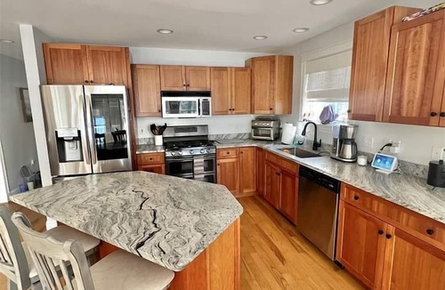 Naples Cottage | Waterfront Cottage with Equipped Deck and Private Dock in Maine