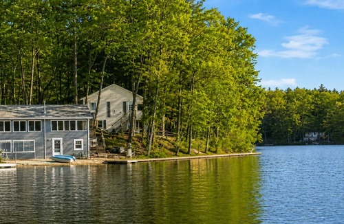 Brookline House | WATERFRONT FAMILY RETREAT - PRIVATE BEACH, DOCK & KAYAKS