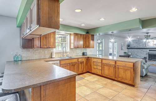 Arkansas City House | Waterfront Kansas Home w/Private Fire Pit!