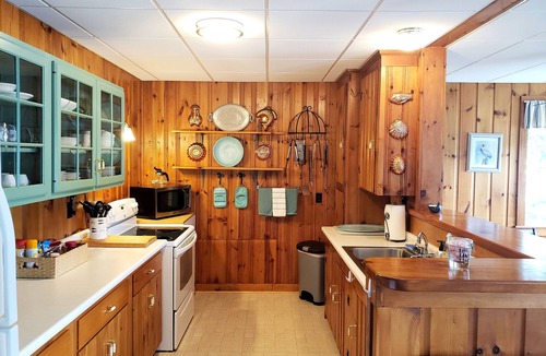 Deerfield House | Waterfront Lake House Cottage Private Dock, Deck, Kayak, Boat, Swim, Fish, RELAX