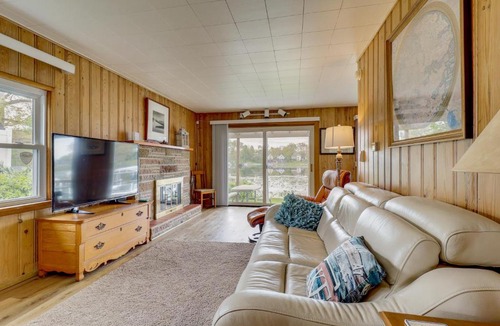 North Webster House | Waterfront Lake Webster Retreat w/Pier & Views